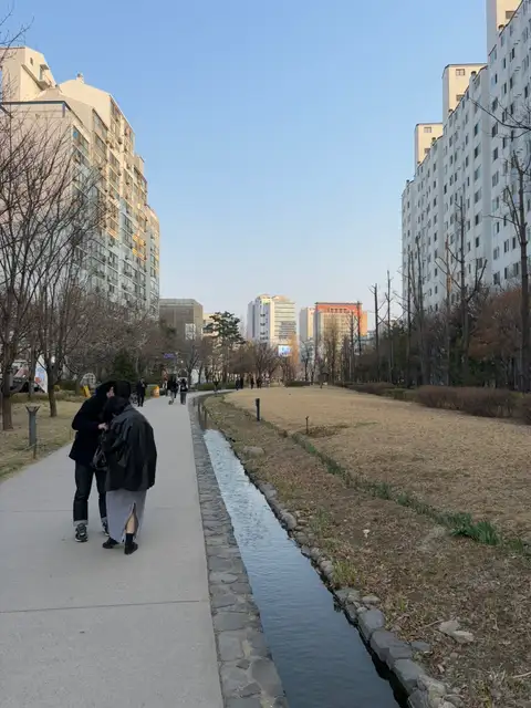 에이엠톤 연남점 사진 4