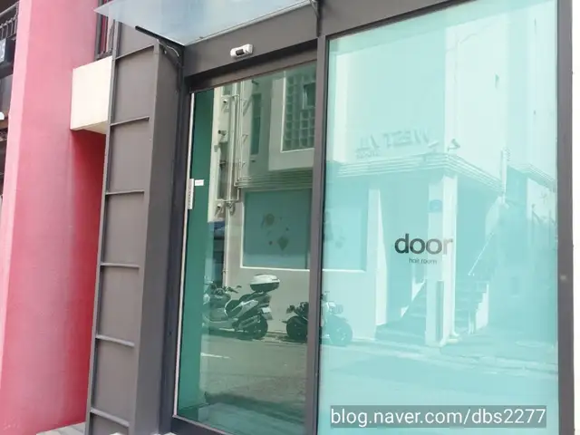 도어 서교점 사진 4