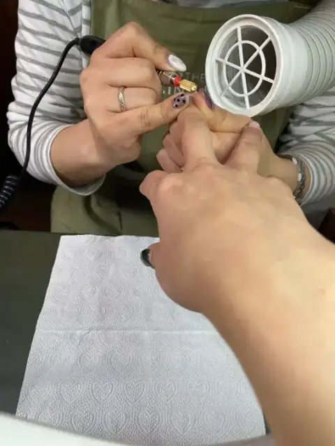 페인트네일 사진 7