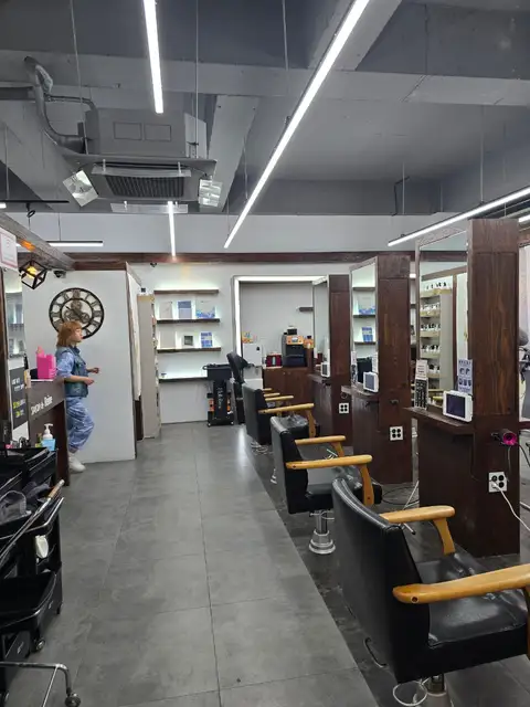살롱드헨느 사진 4
