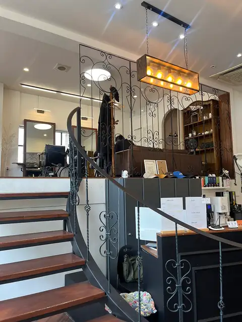 살롱더퍼스트 본점 사진 6