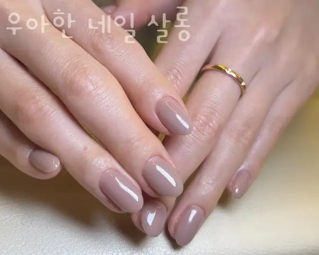 우아한네일살롱 용산점 사진 2