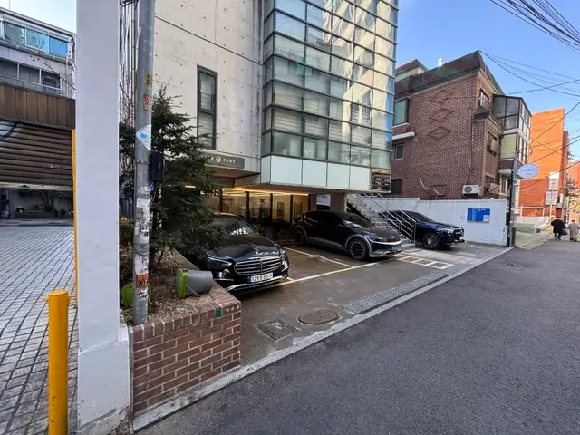 헤어큐브 홍대역점 사진 2