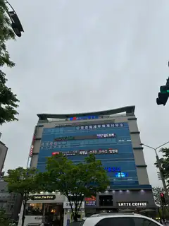 살롱더퍼스트 본점 사진