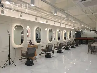 살롱드빛 사진