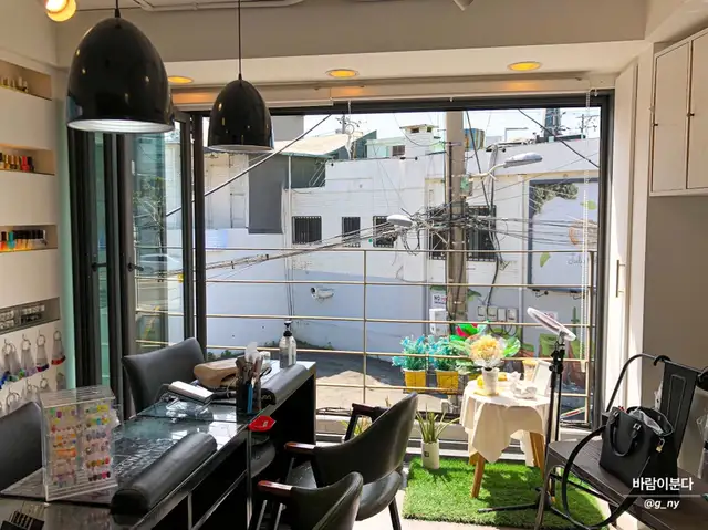 구미호네일 홍대점 사진 2