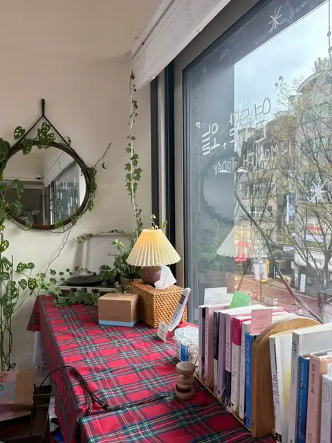 열두달오늘 상수역점 사진 7