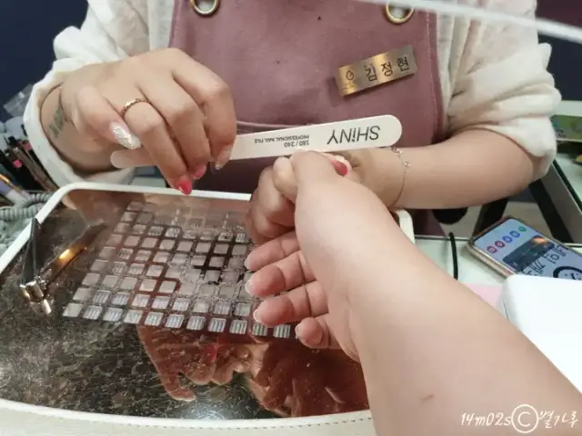 네일깨끗 성수역점 사진 2