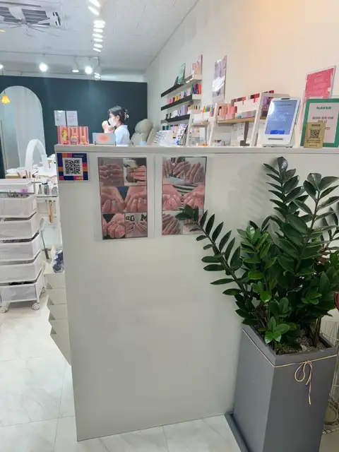 라라네일살롱 사진 2