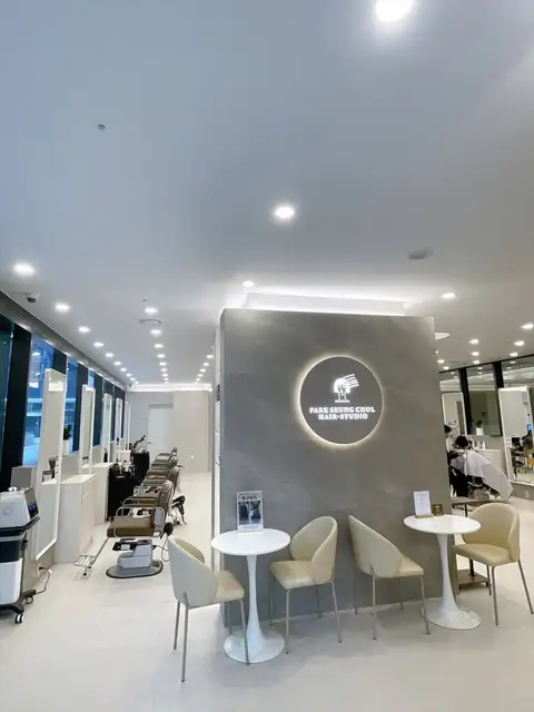 박승철헤어스투디오 마곡르웨스트점 사진 2